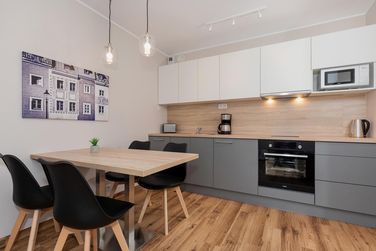 150M To The Old Market Square Apartment Dominikanska By Noclegi Renters Познан Екстериор снимка