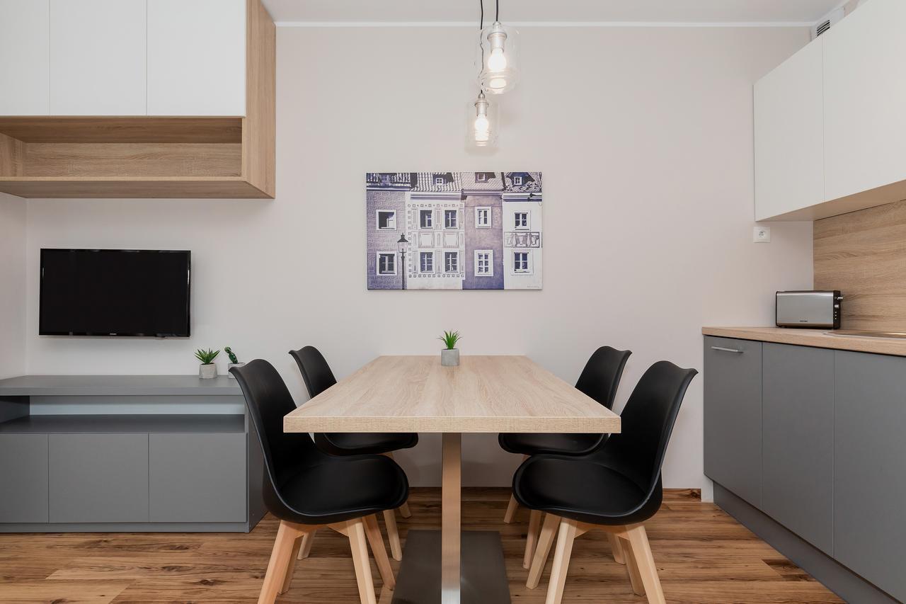 150M To The Old Market Square Apartment Dominikanska By Noclegi Renters Познан Екстериор снимка