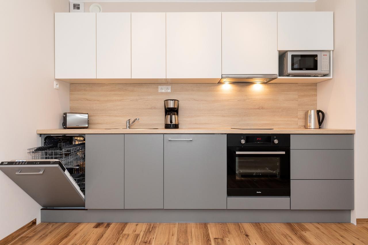 150M To The Old Market Square Apartment Dominikanska By Noclegi Renters Познан Екстериор снимка